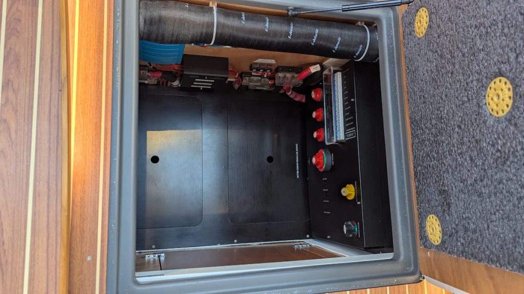 27a3138d45714280a20d66c229a1275fb22c56f2e9de4ea9a586a13b0928d247 copy