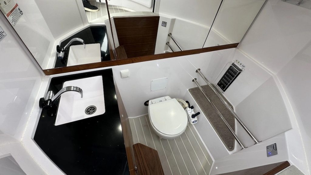 63e7605a3fb148d5b965a46147ccc152999a8144f12344b2bf0b751c8cfbb438