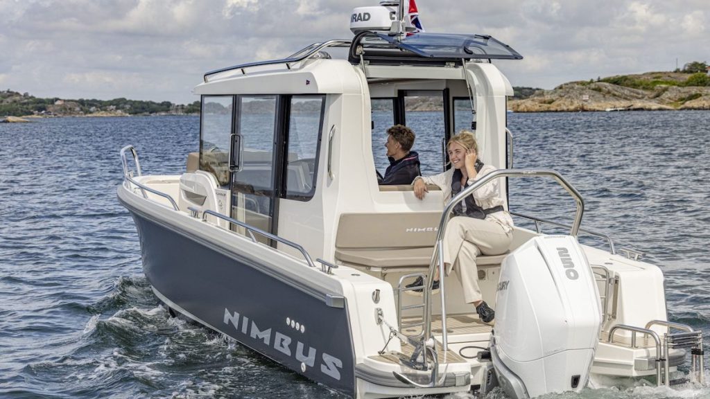 C8__Q6A1812-2048x1366