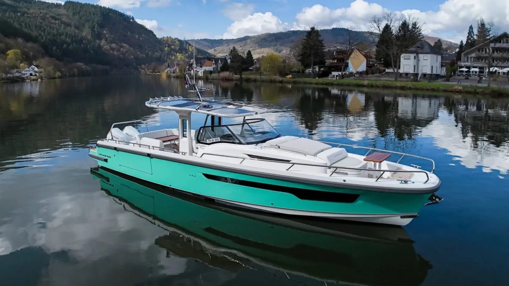Nimbus-Boats-Sport-Tender-42-Image-10-1600x900