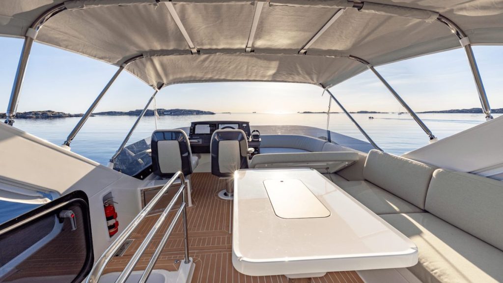 Nimbus-Web-Exterior-Fore-Deck-3840x2160-X3-scaled