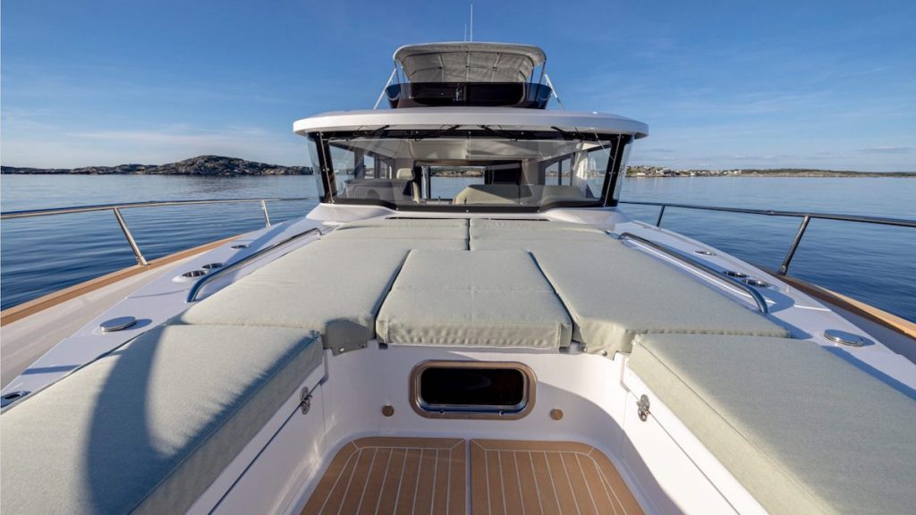 Nimbus-Web-Exterior-Fore-Deck-3840x2160-X5-scaled