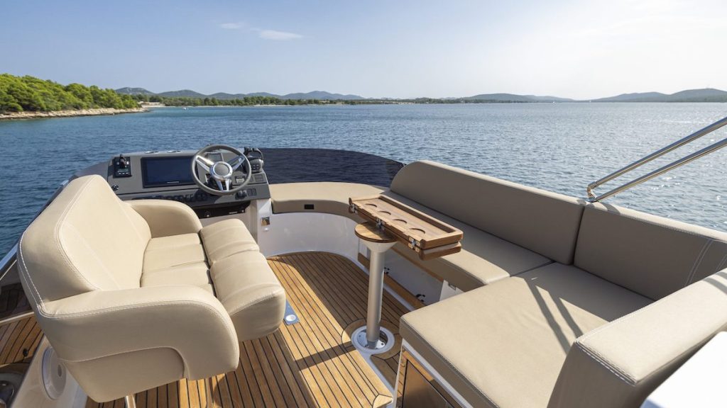 Nimbus_405_Flybridge_Q6A7479-scaled