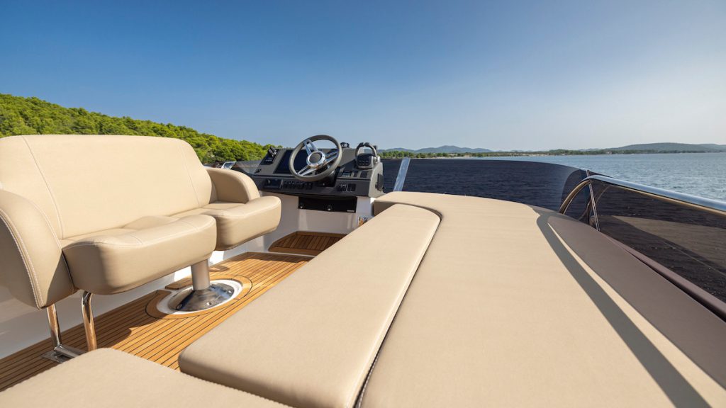 Nimbus_405_Flybridge_Q6A7663