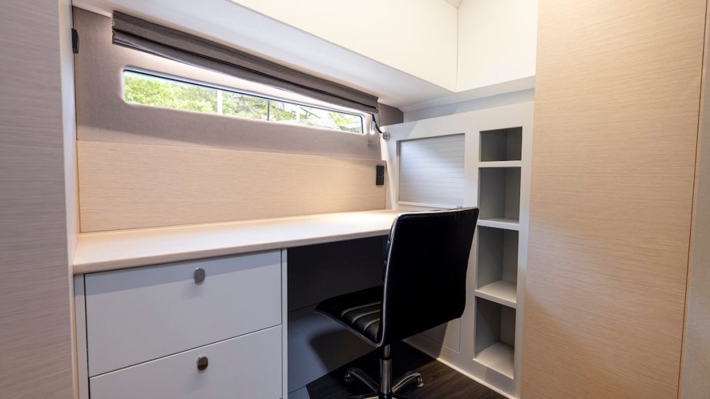 Nimbus_495_SB_Office_Cabin_A9A0488