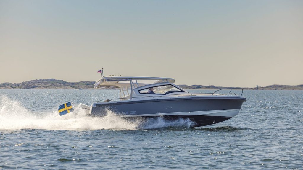 W9-Sweden-Running-2048x1366