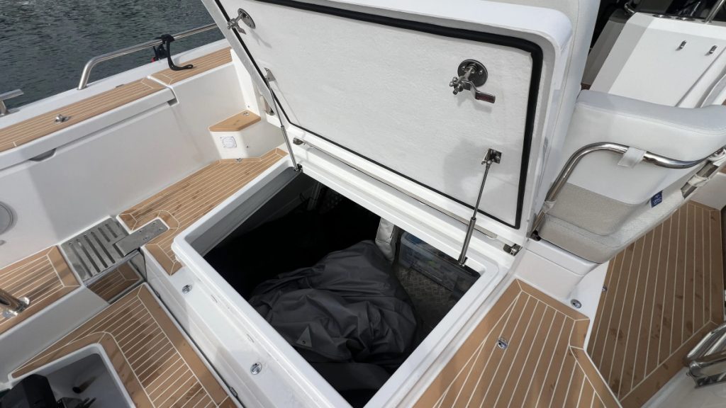 e61bee87343549d1bb74dc2787a80087a8e7b9d6359548439b071b3f6518129c