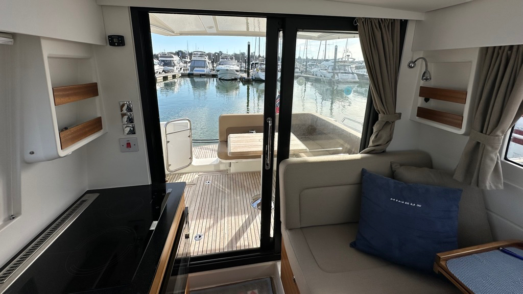 005DAD01-9ABB-45CA-AF0F-83B2F04A9122_1_105_c