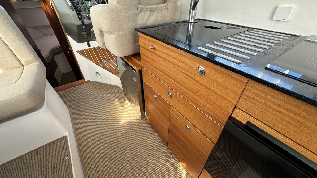 0AB11BD5-2EAA-4BE8-BB2C-2B01C8FFFBE2_1_105_c