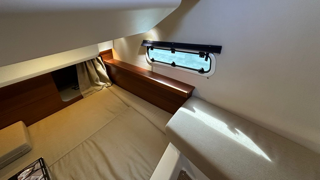 1D2073C7-592B-48A5-B1F6-D04D63F7B5DA_1_105_c