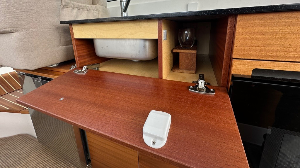 5145798F-E813-46BC-B642-5D1321734414_1_105_c