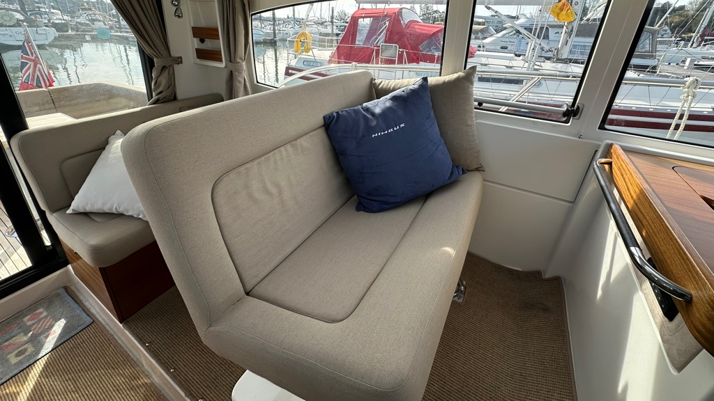 58E786BF-122B-4809-BC83-9FFB24C3BF65_1_105_c