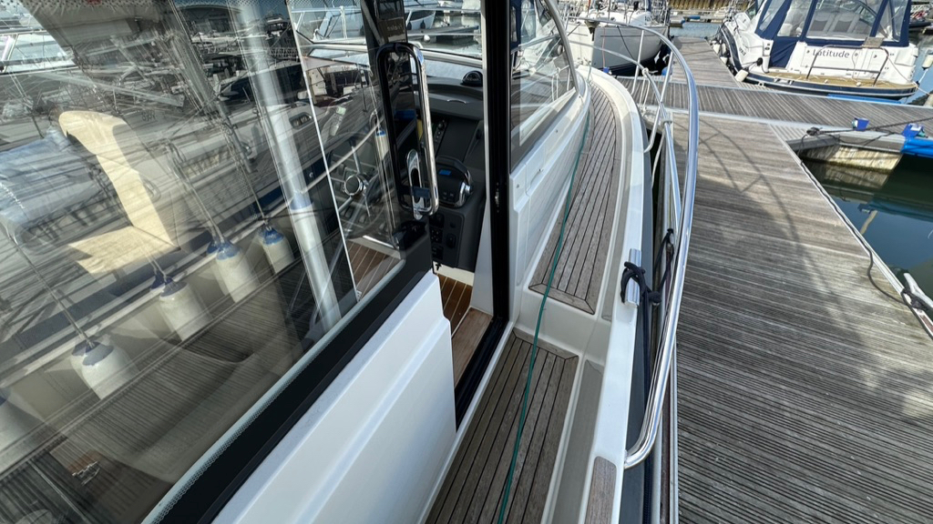 66FB2FE9-B7F6-4BC5-8375-7A27EFC4EF15_1_105_c