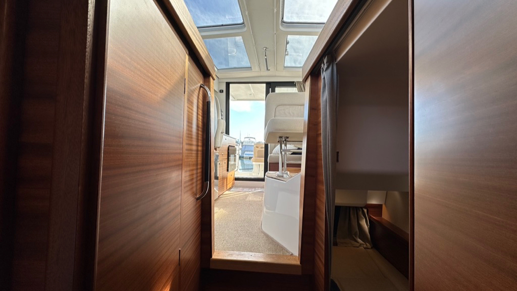 903BE2AF-B33B-458F-B531-03D6A040A30B_1_105_c