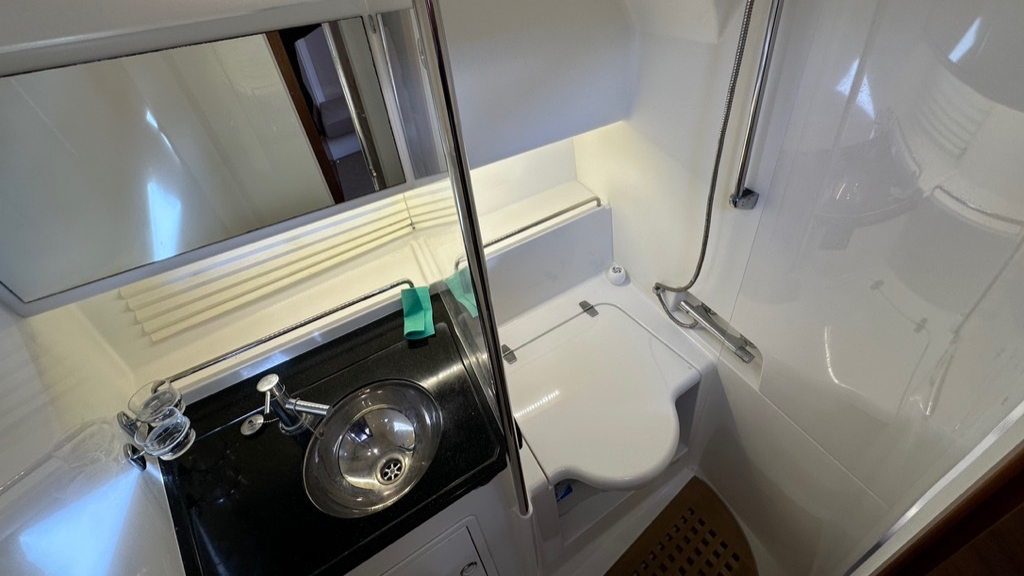 D6AB17AA-E404-4257-9E81-C7A45B6D13D8_1_105_c