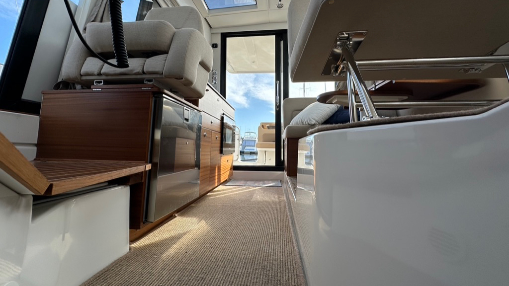 DC15D09C-E0DF-484F-BE19-706EE413EB56_1_105_c