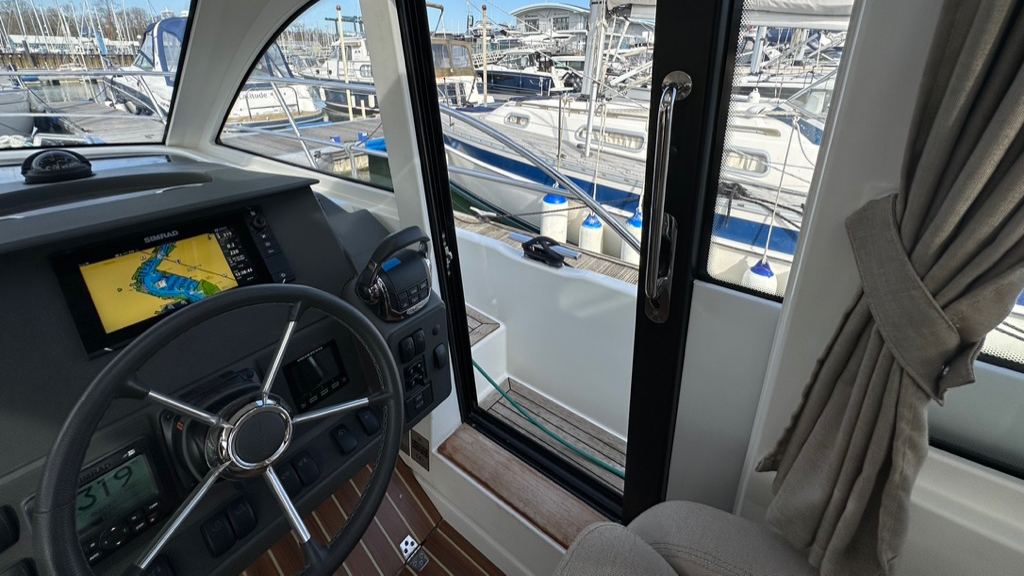 DECCD8B2-D2B4-41EB-8888-4A7A85E80B86_1_105_c