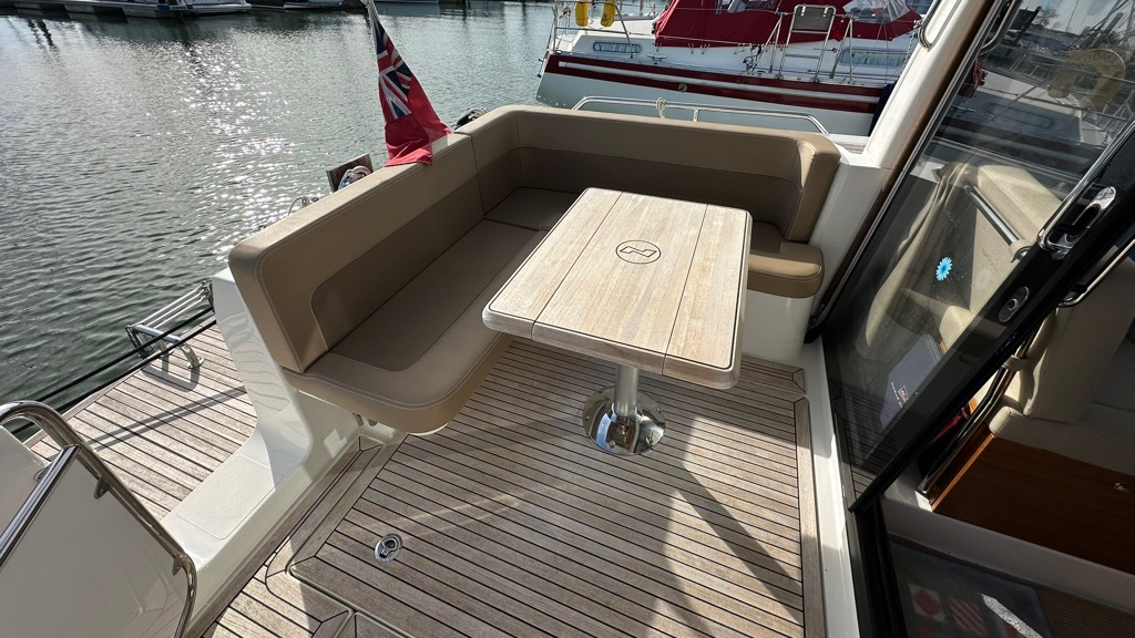 E20A0923-9283-46D1-A4E8-6451CA2DF68A_1_105_c