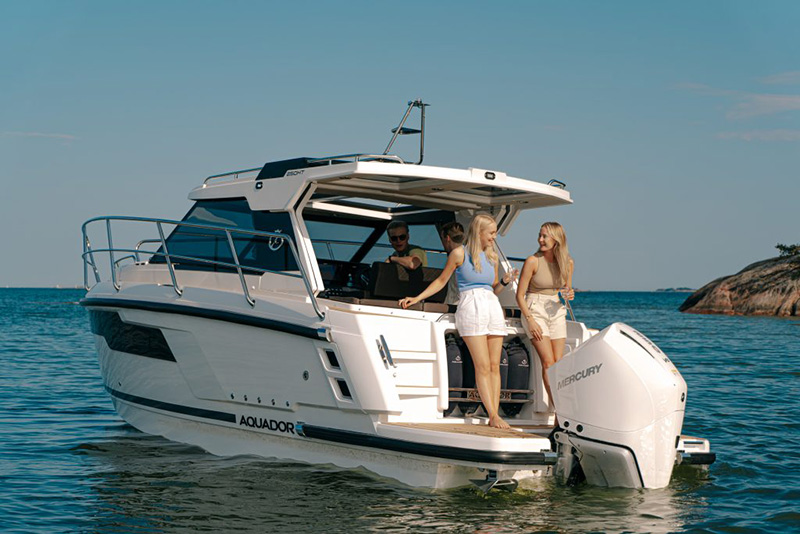 Aquador Boats 250 Hard Top Stern