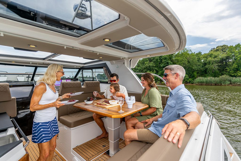 Aquador Boats 300 Hard Top Seating