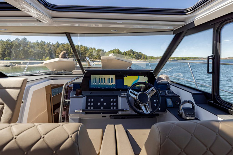 Aquador 400 Hard Top Helm