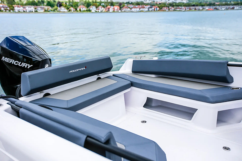 Axopar 22 T-Top Seating