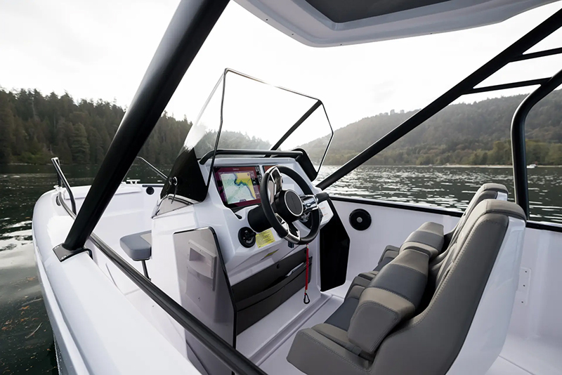 Axopar 22 T-Top Helm