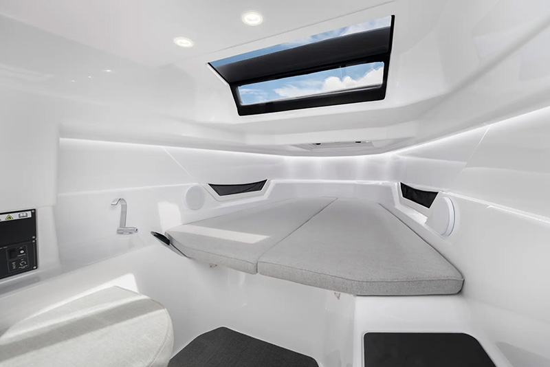 Axopar 25 Cross Top Berth