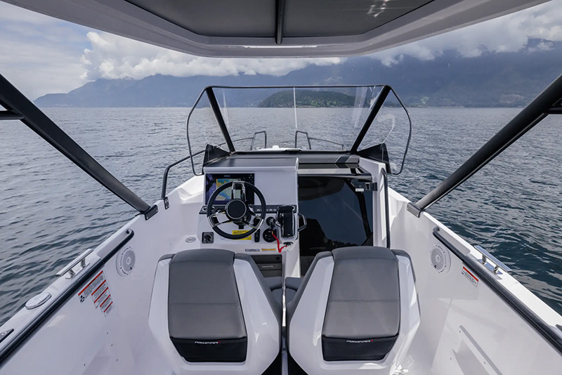 Axopar 25 Cross Top Helm
