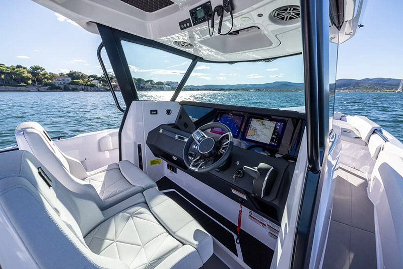 Axopar 29 CCX Helm
