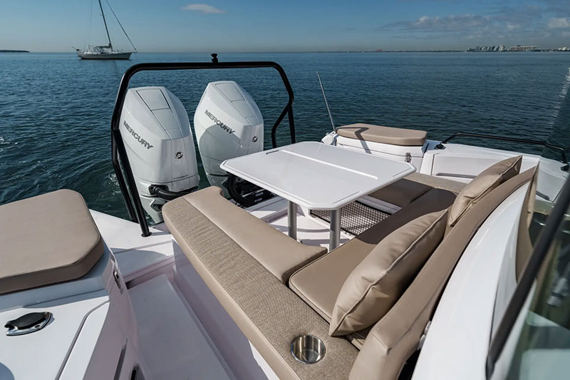 Axopar 37 XC Cross Cabin Aft Seating