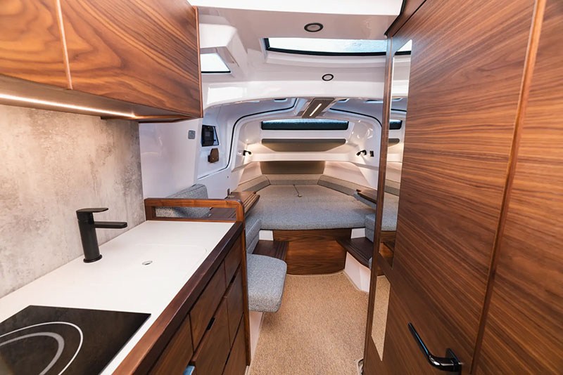 Axopar-38-sun-top-berth