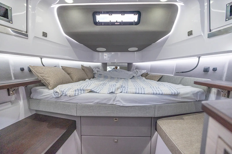Axopar 45 Sun Top Berth