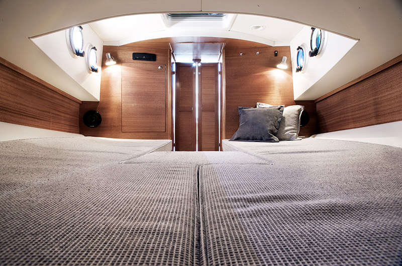 Paragon Yachts 25 Cabin Berth