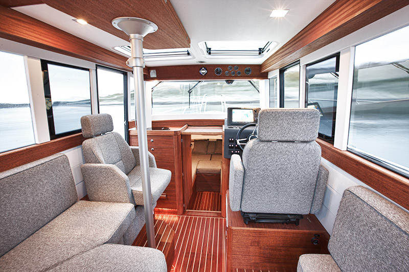 Paragon Yachts 25 Cabin Wheelhouse