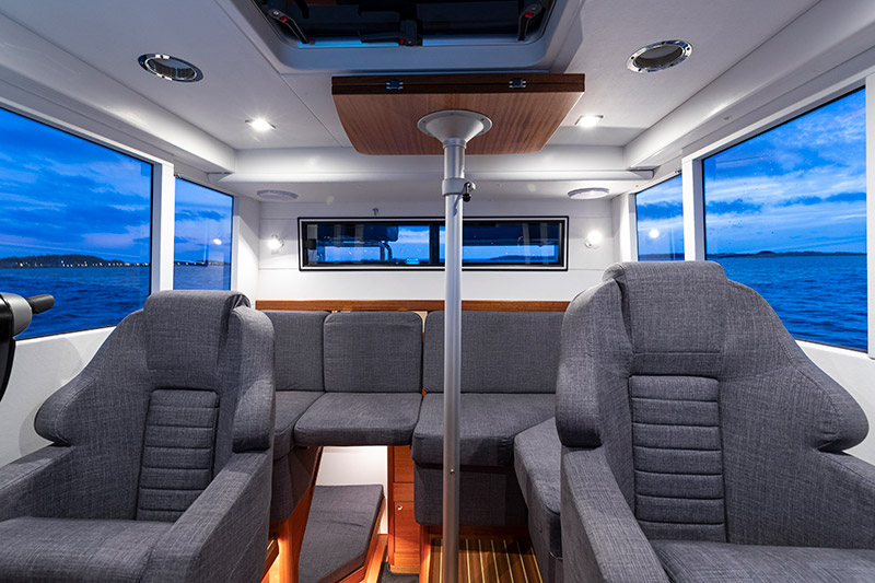Paragon 31 Flybridge Wheelhouse