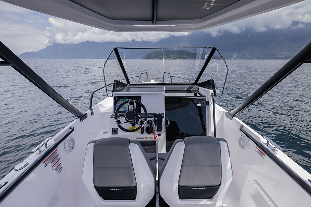 Axopar 25 Cross Top Helm