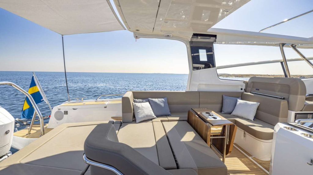 Nimbus Sports Weekender 42 Aft Seating